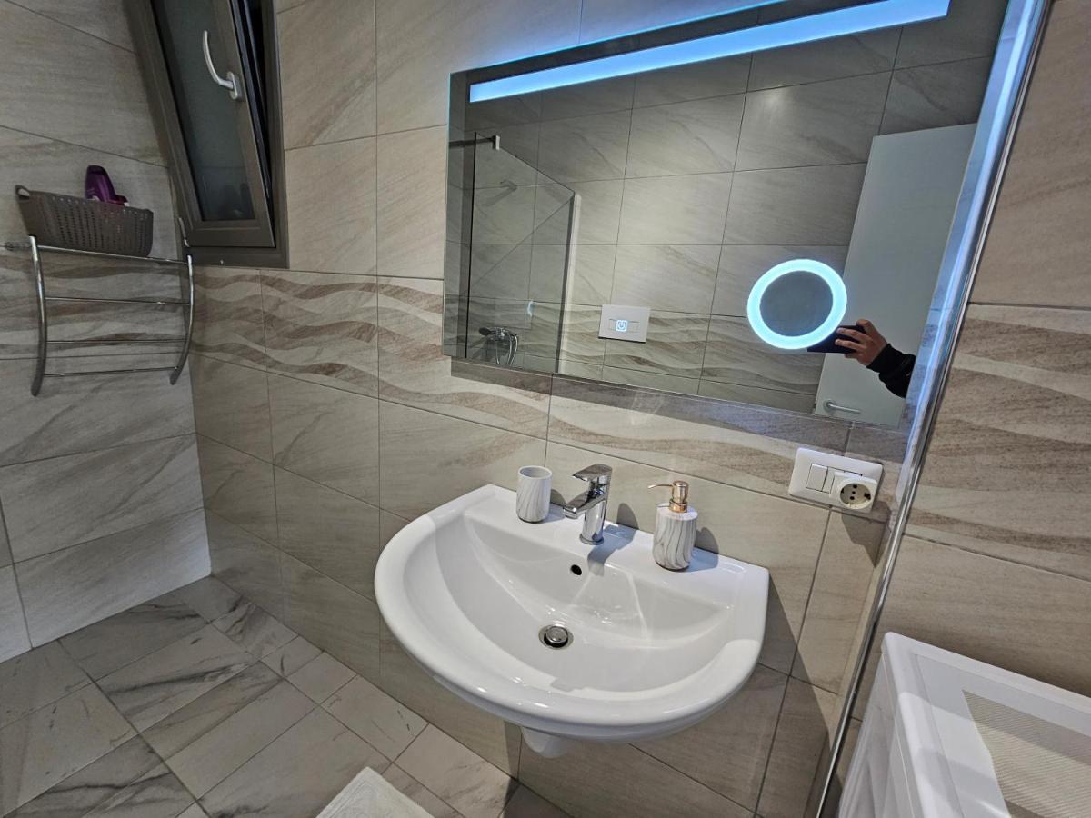 Tower Bridge Apartment Tiranë Ngoại thất bức ảnh